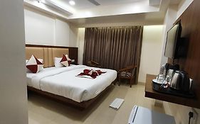 Hotel mk Grand Varanasi